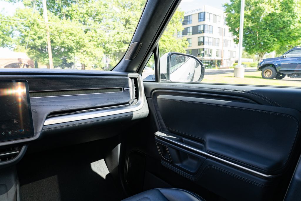2024 Rivian R1S Adventure Beaverton OR