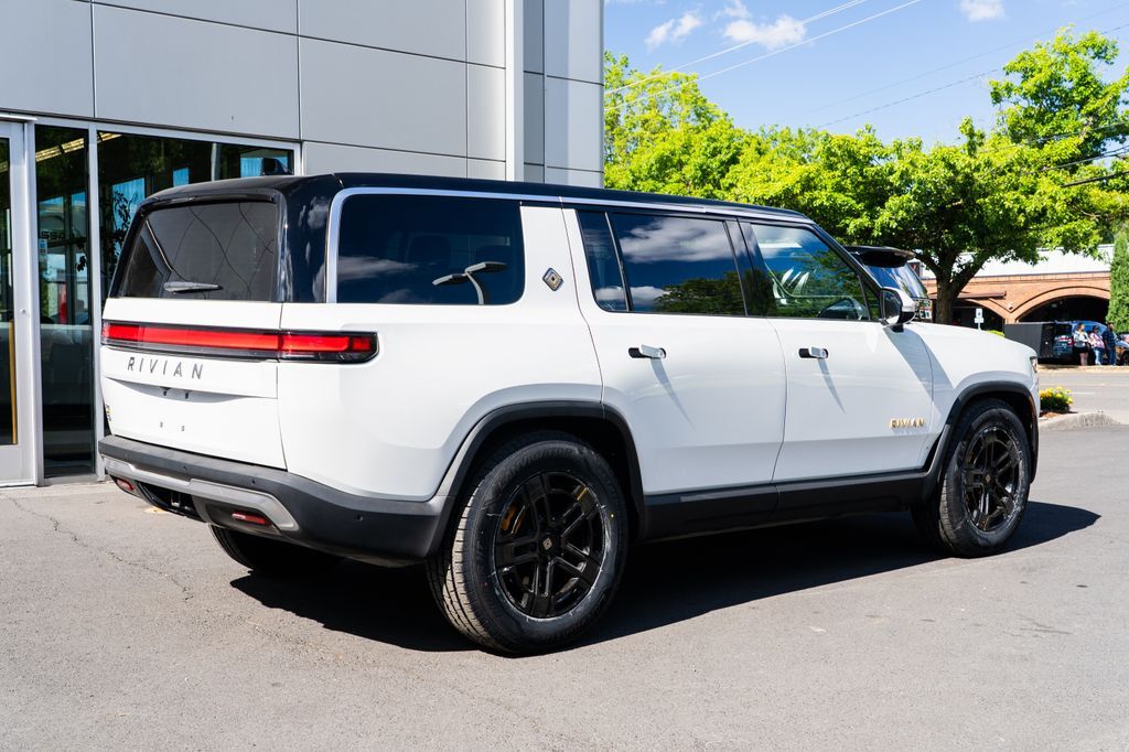 2024 Rivian R1S Adventure Beaverton OR