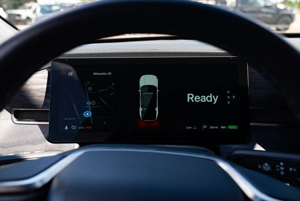 2024 Rivian R1S Adventure Milwaukie OR