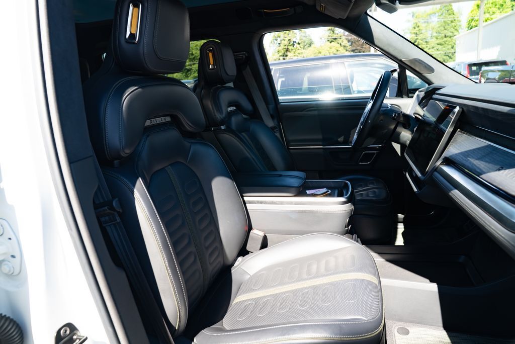 2024 Rivian R1S Adventure Milwaukie OR