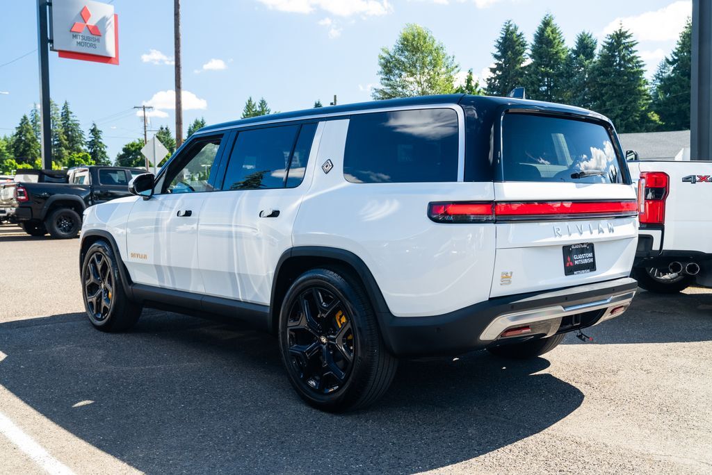 2024 Rivian R1S Adventure Milwaukie OR