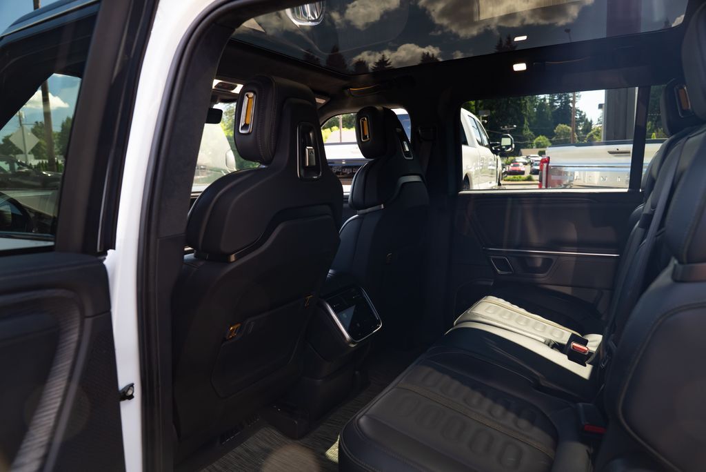 2024 Rivian R1S Adventure Milwaukie OR