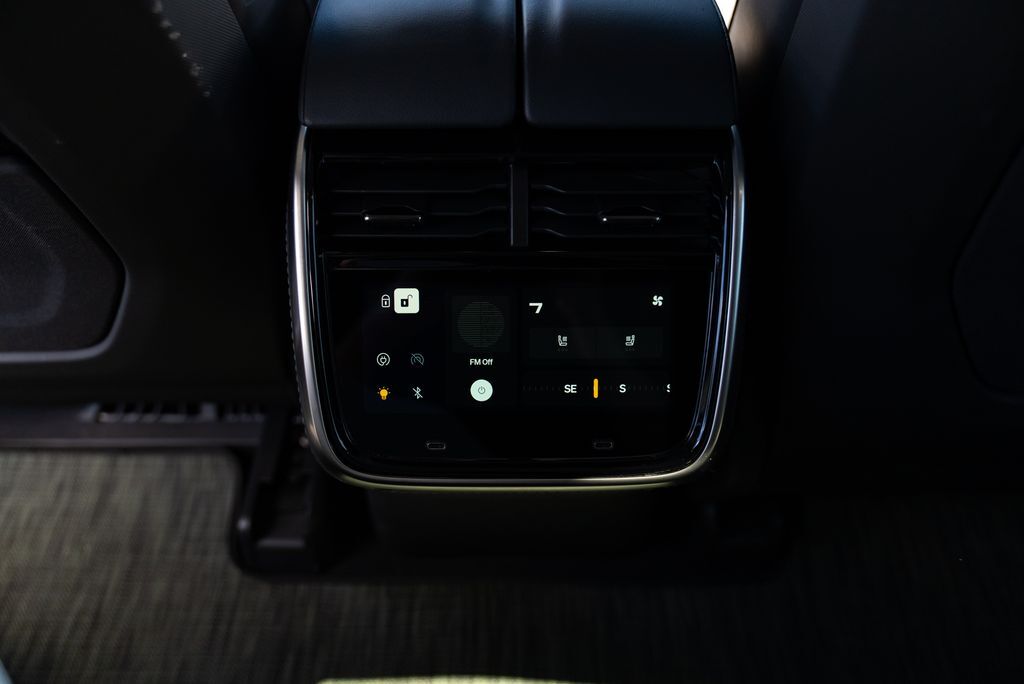 2024 Rivian R1S Adventure Milwaukie OR
