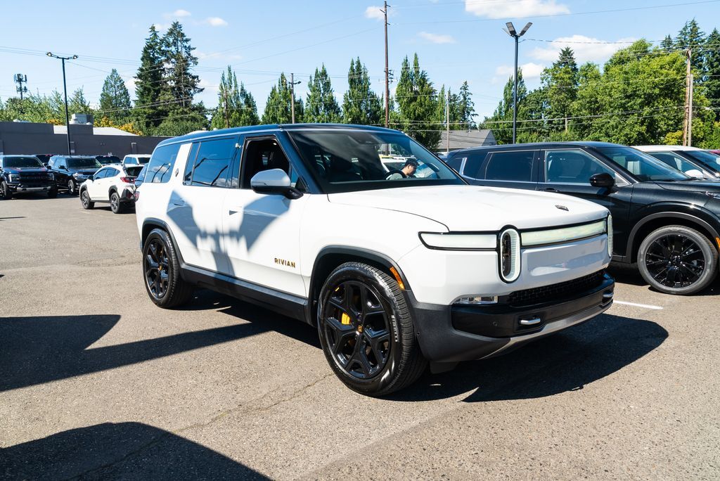 2024 Rivian R1S Adventure Milwaukie OR