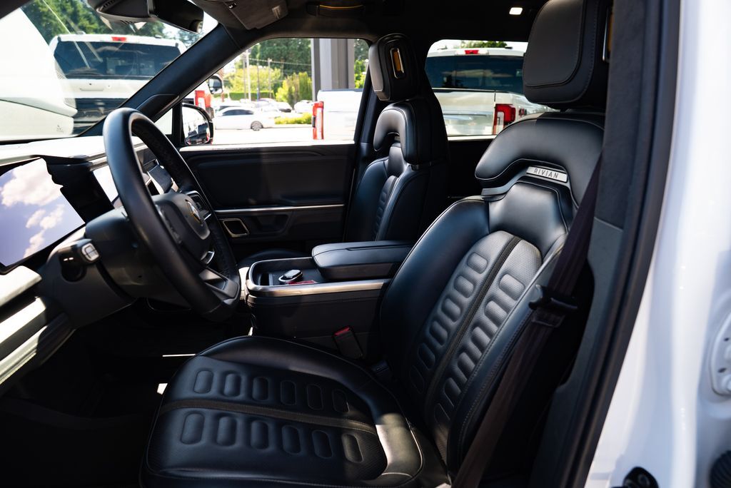 2024 Rivian R1S Adventure Milwaukie OR