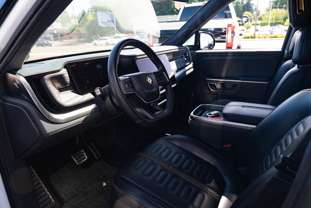 2024 Rivian R1S Adventure Milwaukie OR