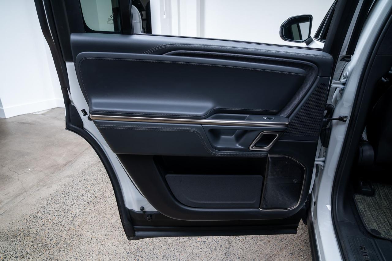 2024 Rivian R1S Adventure Quad Motor Large Pack 1 Owner / Vented Seats / 3rd Row Seats Portland OR