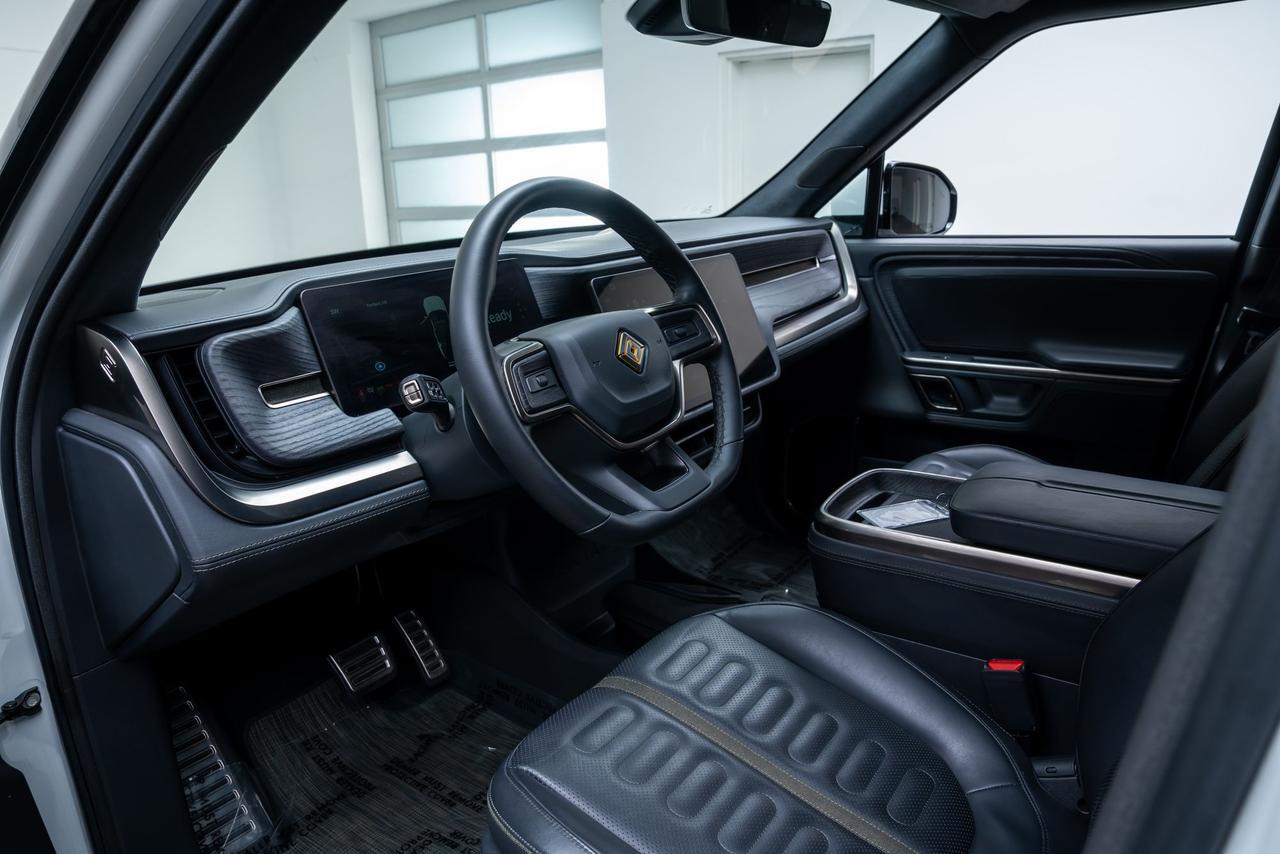 2024 Rivian R1S Adventure Quad Motor Large Pack 1 Owner / Vented Seats / 3rd Row Seats Portland OR