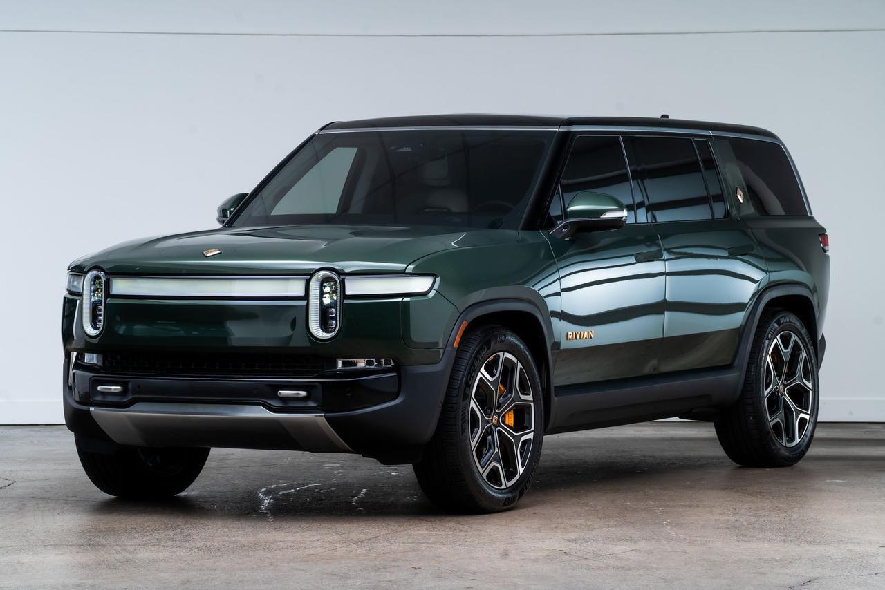 2024 Rivian R1S Adventure Quad Motor Large Pack AWD Quad Motor Large Pack 3rd Row 1-Owner Portland OR
