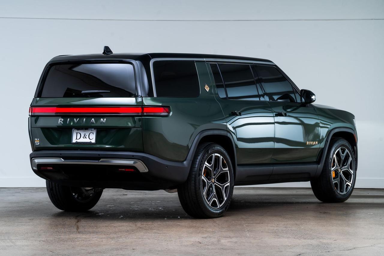 2024 Rivian R1S Adventure Quad Motor Large Pack AWD Quad Motor Large Pack 3rd Row 1-Owner Portland OR
