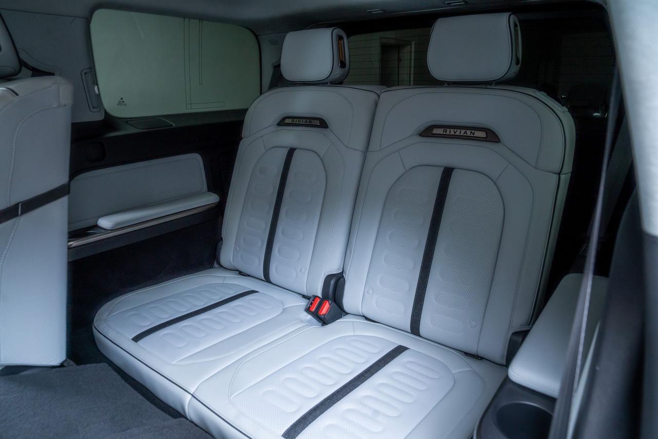 2024 Rivian R1S Adventure Quad Motor Large Pack AWD Quad Motor Large Pack 3rd Row 1-Owner Portland OR