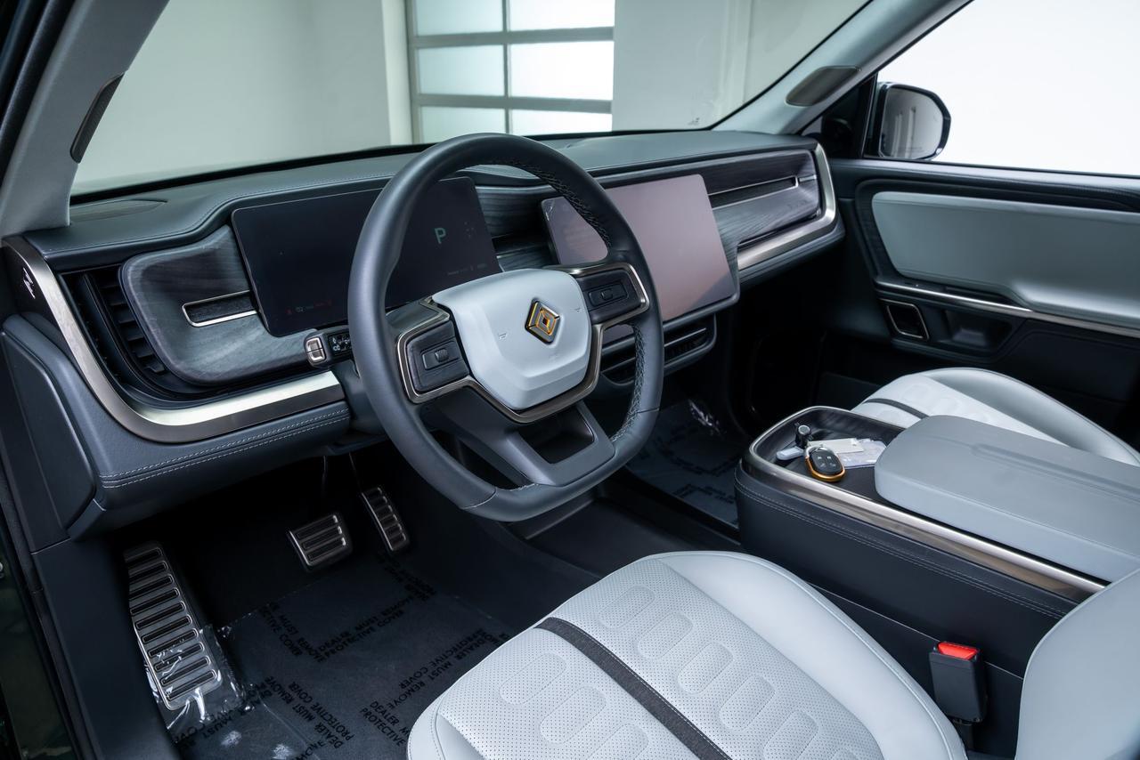 2024 Rivian R1S Adventure Quad Motor Large Pack AWD Quad Motor Large Pack 3rd Row 1-Owner Portland OR