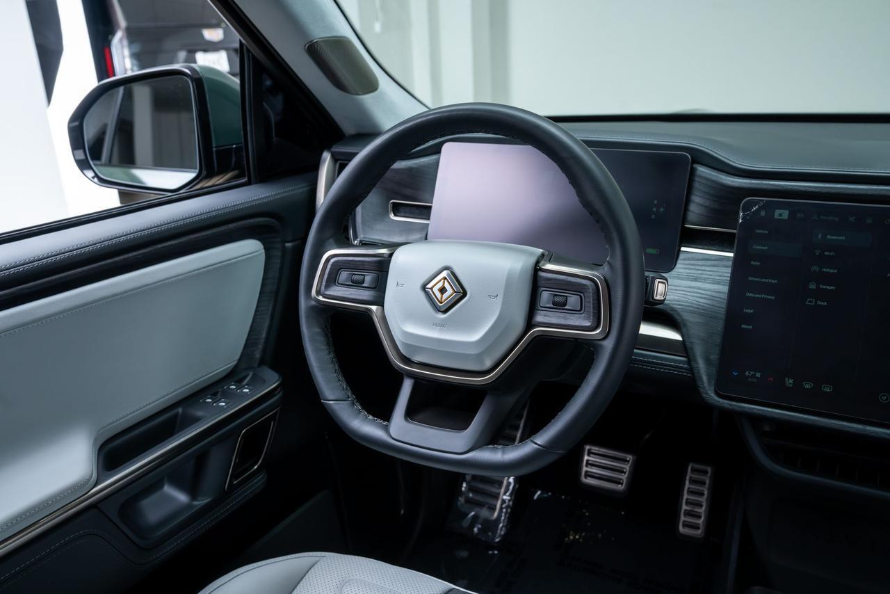2024 Rivian R1S Adventure Quad Motor Large Pack AWD Quad Motor Large Pack 3rd Row 1-Owner Portland OR
