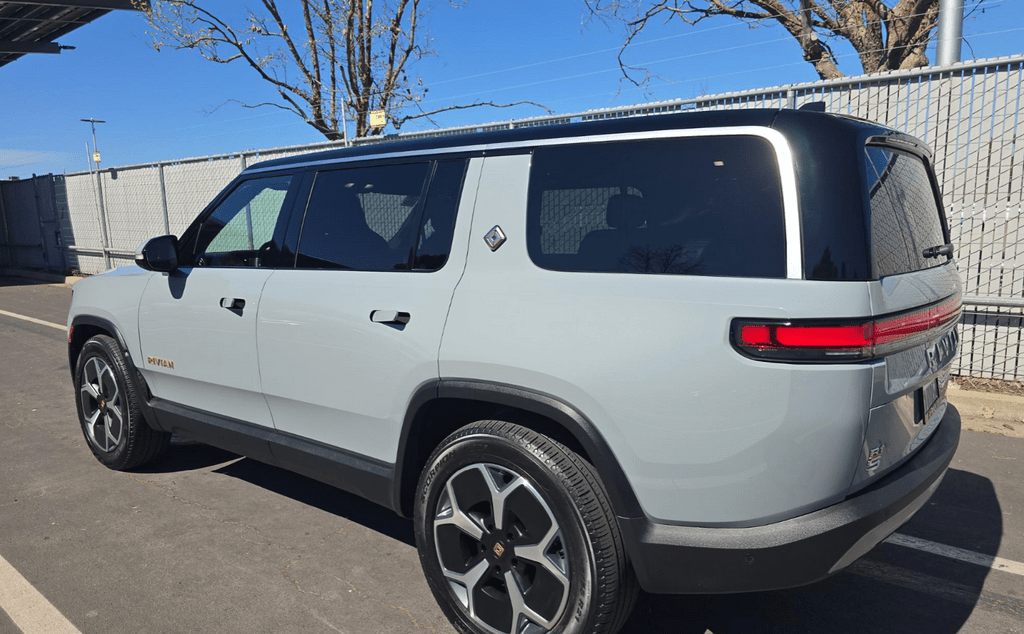 2024 Rivian R1S Adventure Tigard OR