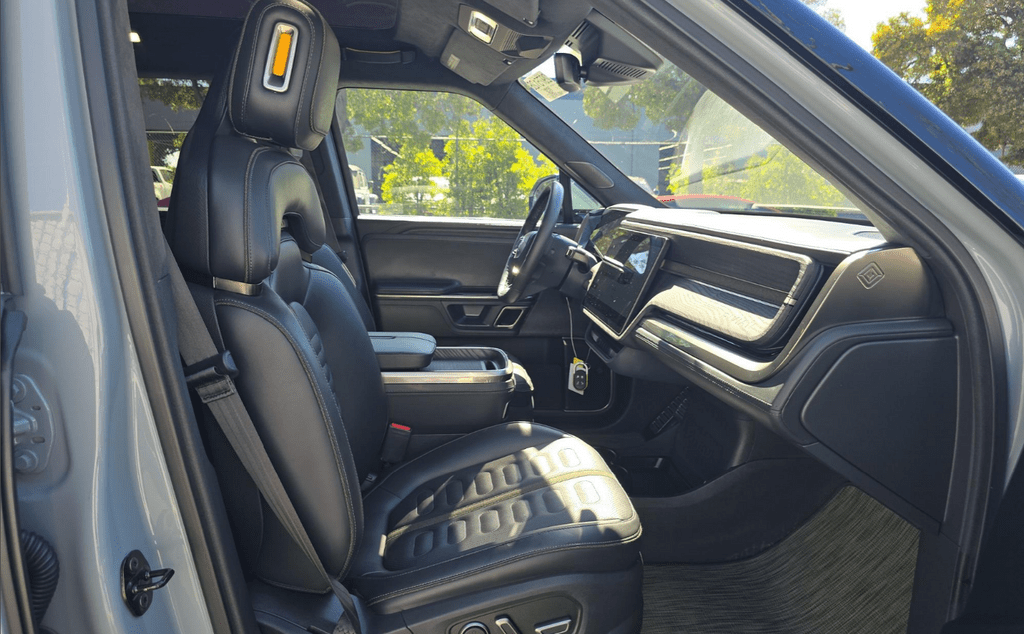 2024 Rivian R1S Adventure Tigard OR