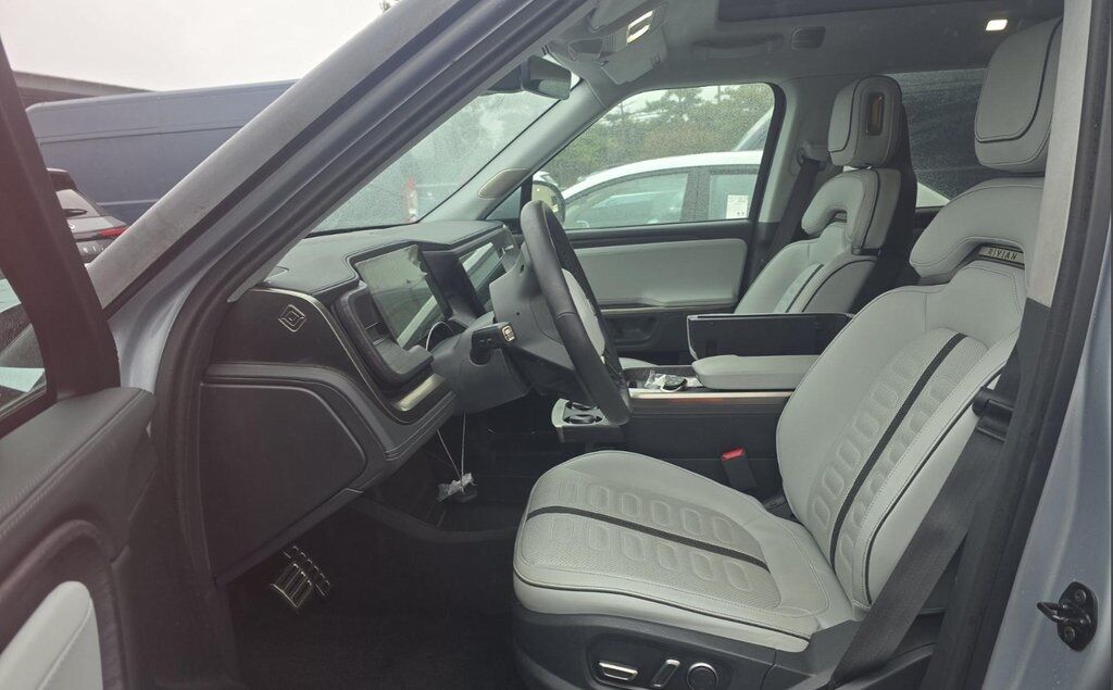 2024 Rivian R1S Adventure Tigard OR