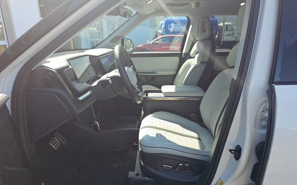 2024 Rivian R1S Adventure Tigard OR