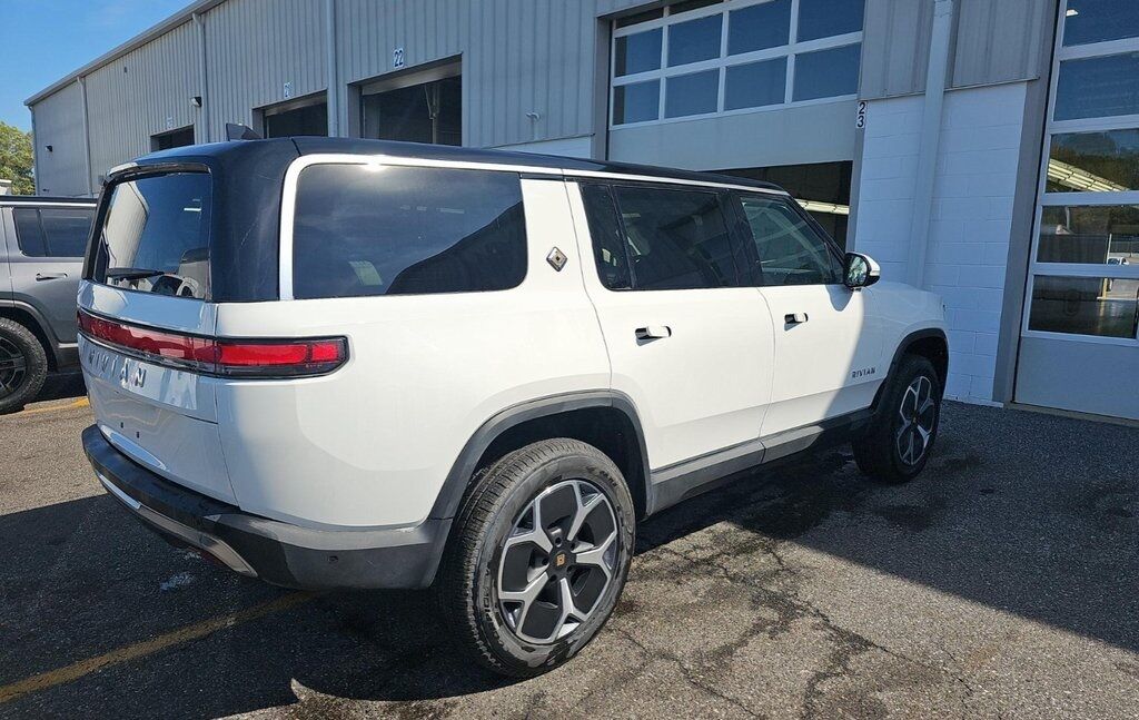 2024 Rivian R1S Adventure Tigard OR