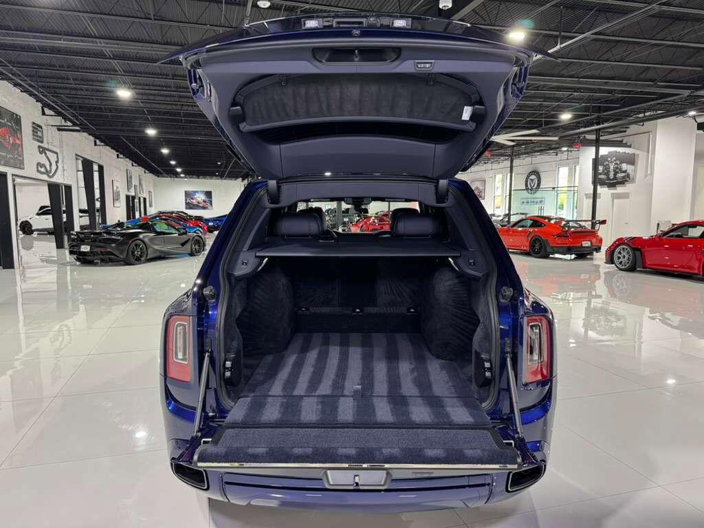 2024 Rolls-Royce Cullinan Black Badge 1/62 Blue Shadow Private Collection, Salamanca Blue paint, Bespoke Audio AND MUCH MORE!! Fort Lauderdale FL