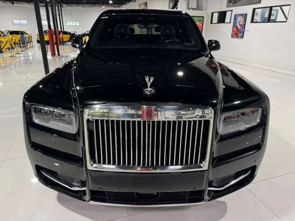 2024 Rolls-Royce Cullinan Black Diamond paint, Bespoke Audio system, shooting star headliner AND MUCH MORE!!