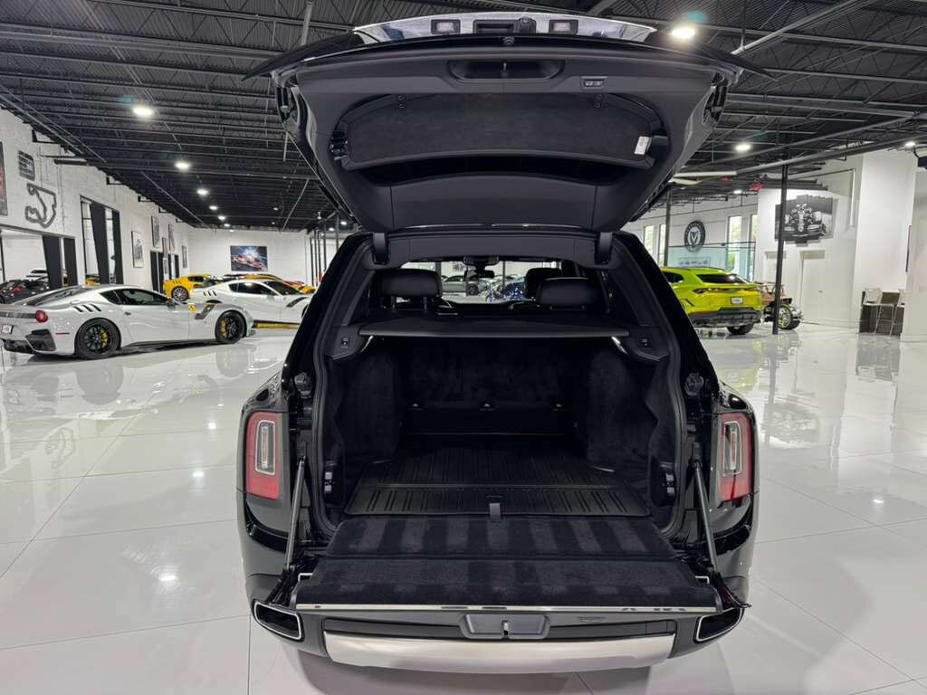 2024 Rolls-Royce Cullinan Black Diamond paint, Bespoke Audio system, shooting star headliner AND MUCH MORE!! Fort Lauderdale FL