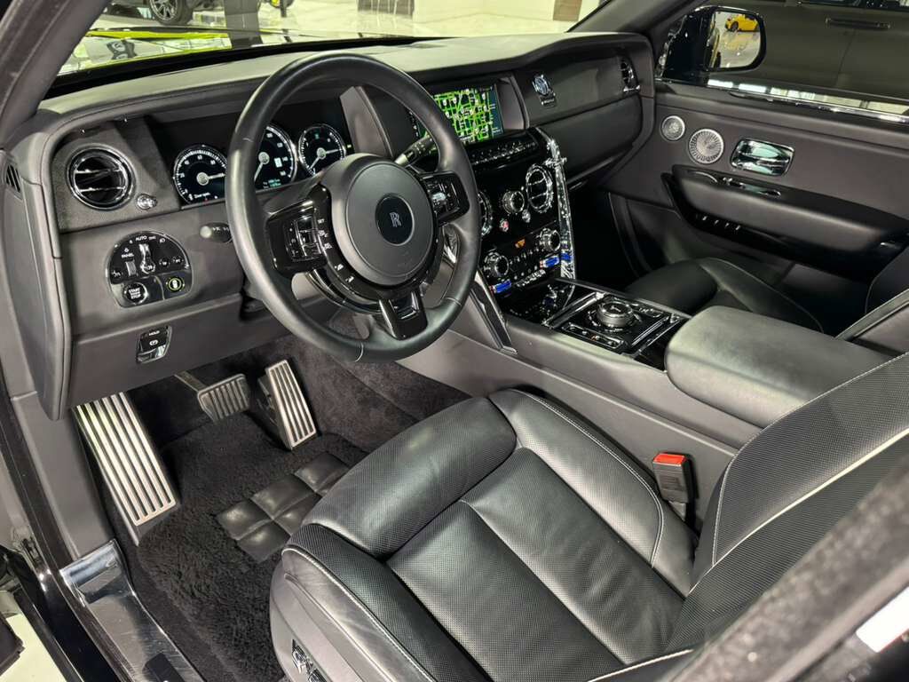 2024 Rolls-Royce Cullinan Black Diamond paint, Bespoke Audio system, shooting star headliner AND MUCH MORE!! Fort Lauderdale FL