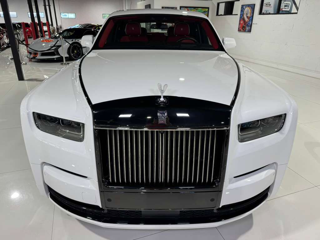 2024 Rolls-Royce Phantom Series II, Bespoke Audio, illuminated Spirit of Ecstasy, shooting star headliner AND MUCH MORE!!
