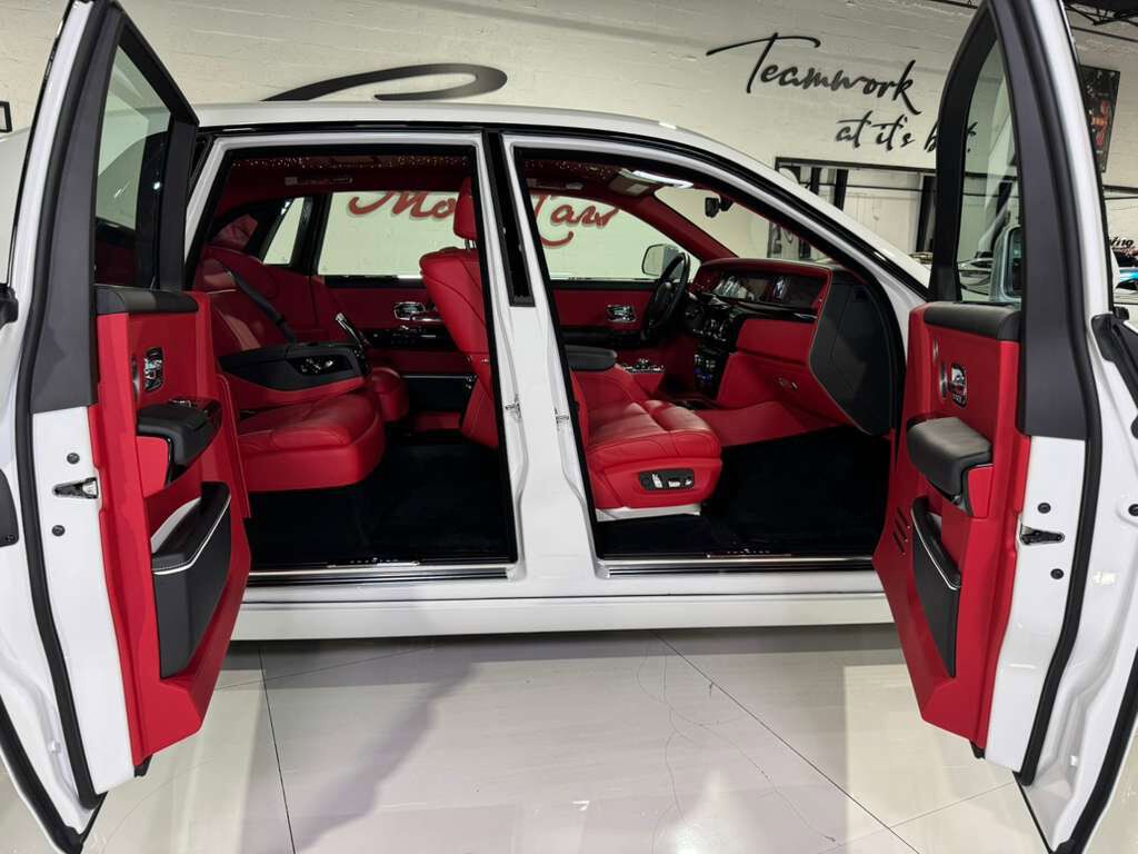 2024 Rolls-Royce Phantom Series II, Bespoke Audio, illuminated Spirit of Ecstasy, shooting star headliner AND MUCH MORE!! Fort Lauderdale FL