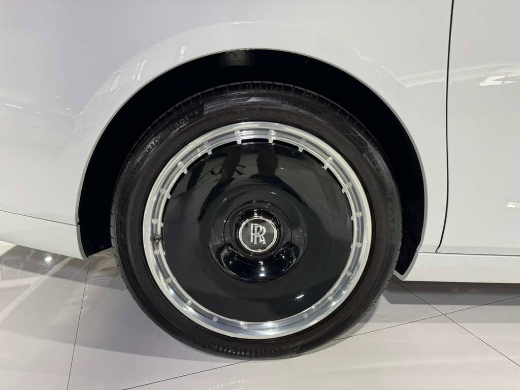 2024 Rolls-Royce Phantom Series II, Bespoke Audio, illuminated Spirit of Ecstasy, shooting star headliner AND MUCH MORE!! Fort Lauderdale FL