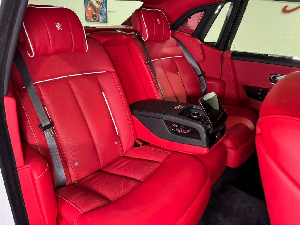 2024 Rolls-Royce Phantom Series II, Bespoke Audio, illuminated Spirit of Ecstasy, shooting star headliner AND MUCH MORE!! Fort Lauderdale FL