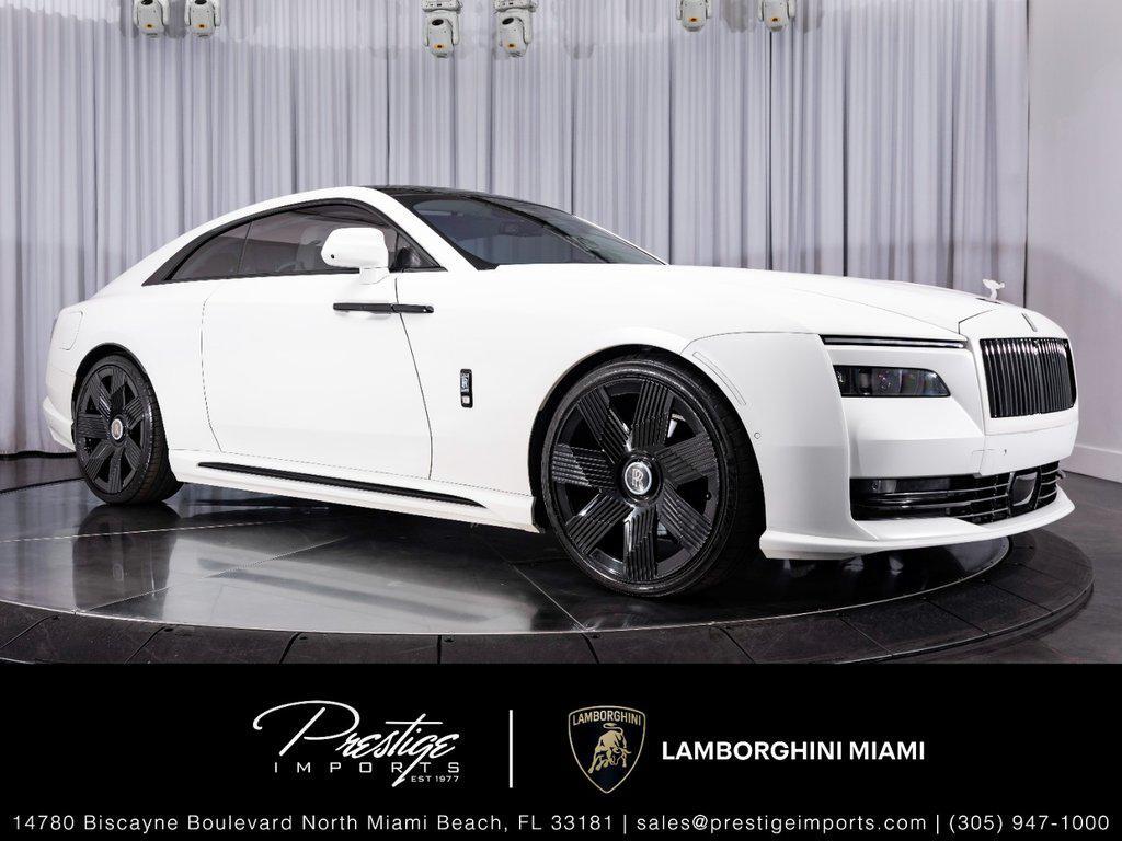 2024 Rolls-Royce Spectre .