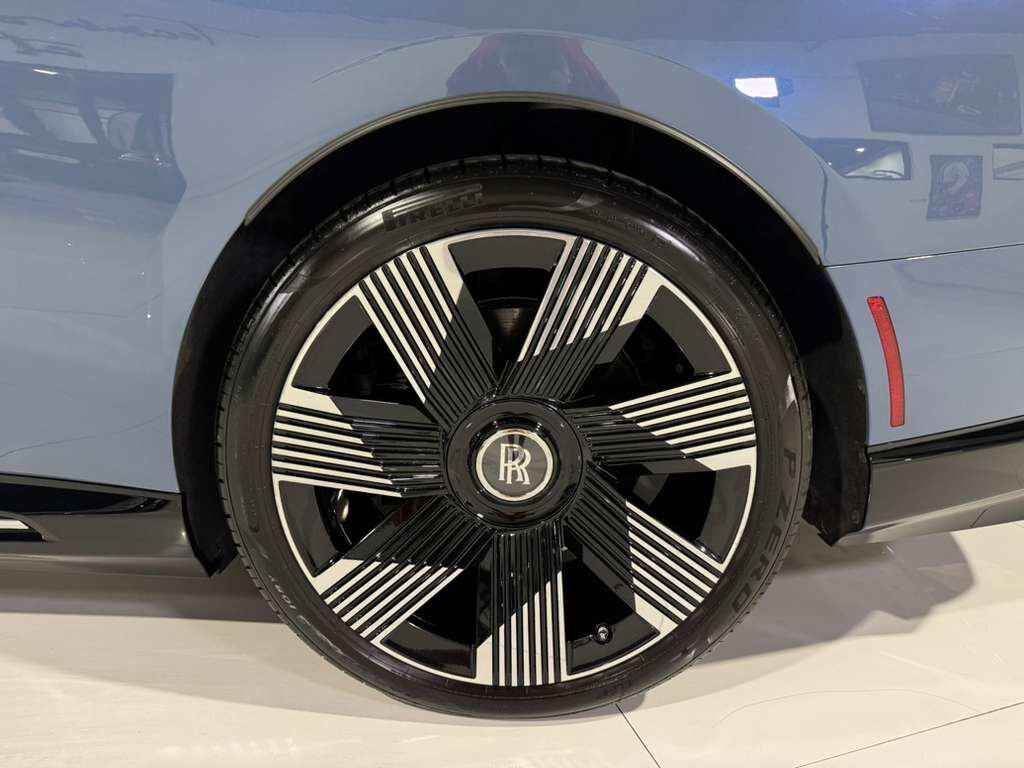 2024 Rolls-Royce Spectre Wittering Blue paint,hand-painted coachline,Bespoke Audio system,shooting star headliner & MORE!! Fort Lauderdale FL