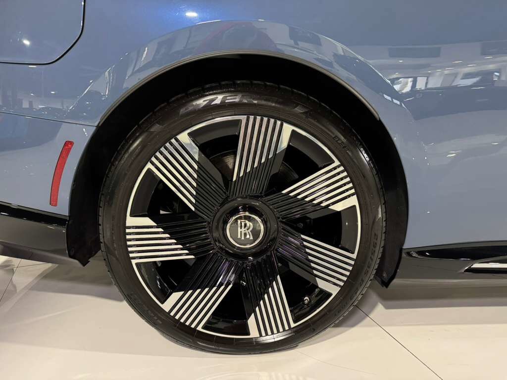 2024 Rolls-Royce Spectre Wittering Blue paint,hand-painted coachline,Bespoke Audio system,shooting star headliner & MORE!! Fort Lauderdale FL
