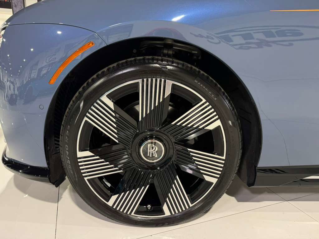 2024 Rolls-Royce Spectre Wittering Blue paint,hand-painted coachline,Bespoke Audio system,shooting star headliner & MORE!! Fort Lauderdale FL