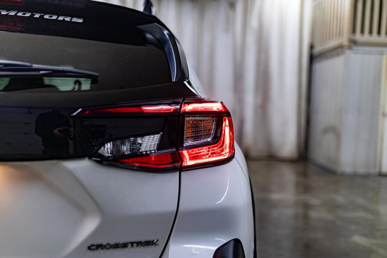 2024 Subaru Crosstrek AWD Onyx Roof BCam Red Deer AB