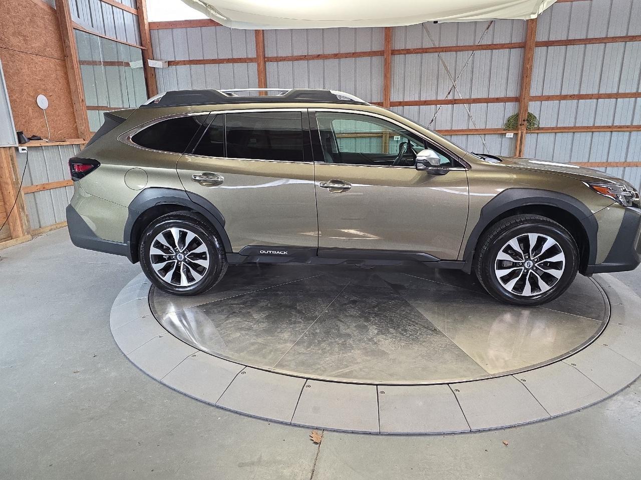 2024 Subaru Outback Touring XT Sand Lake NY
