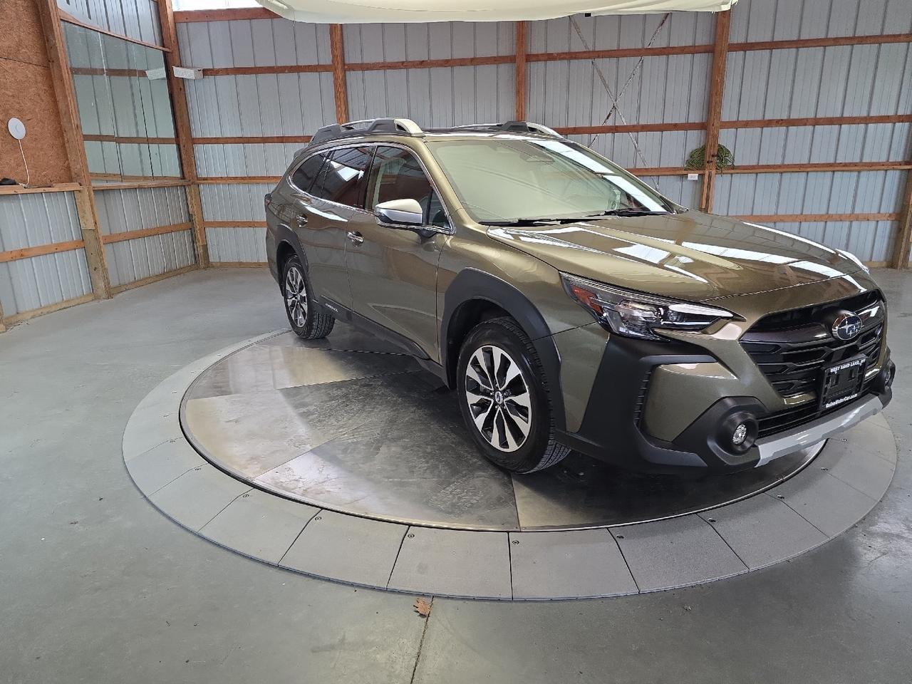 2024 Subaru Outback Touring XT Sand Lake NY