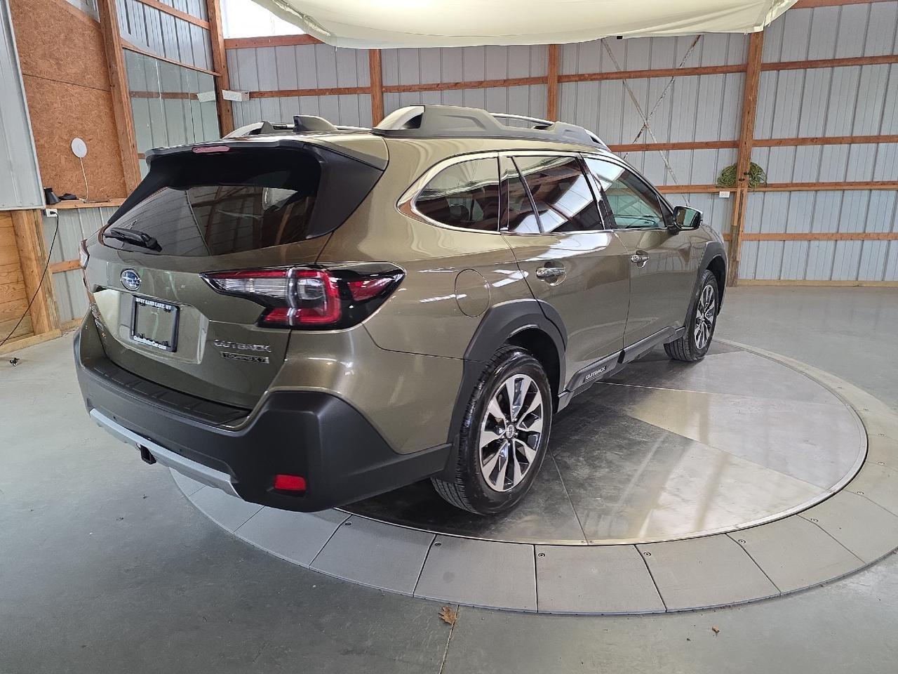 2024 Subaru Outback Touring XT Sand Lake NY