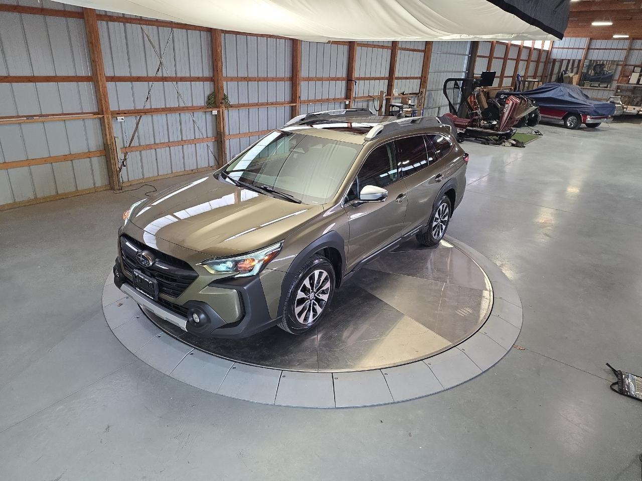 2024 Subaru Outback Touring XT Sand Lake NY