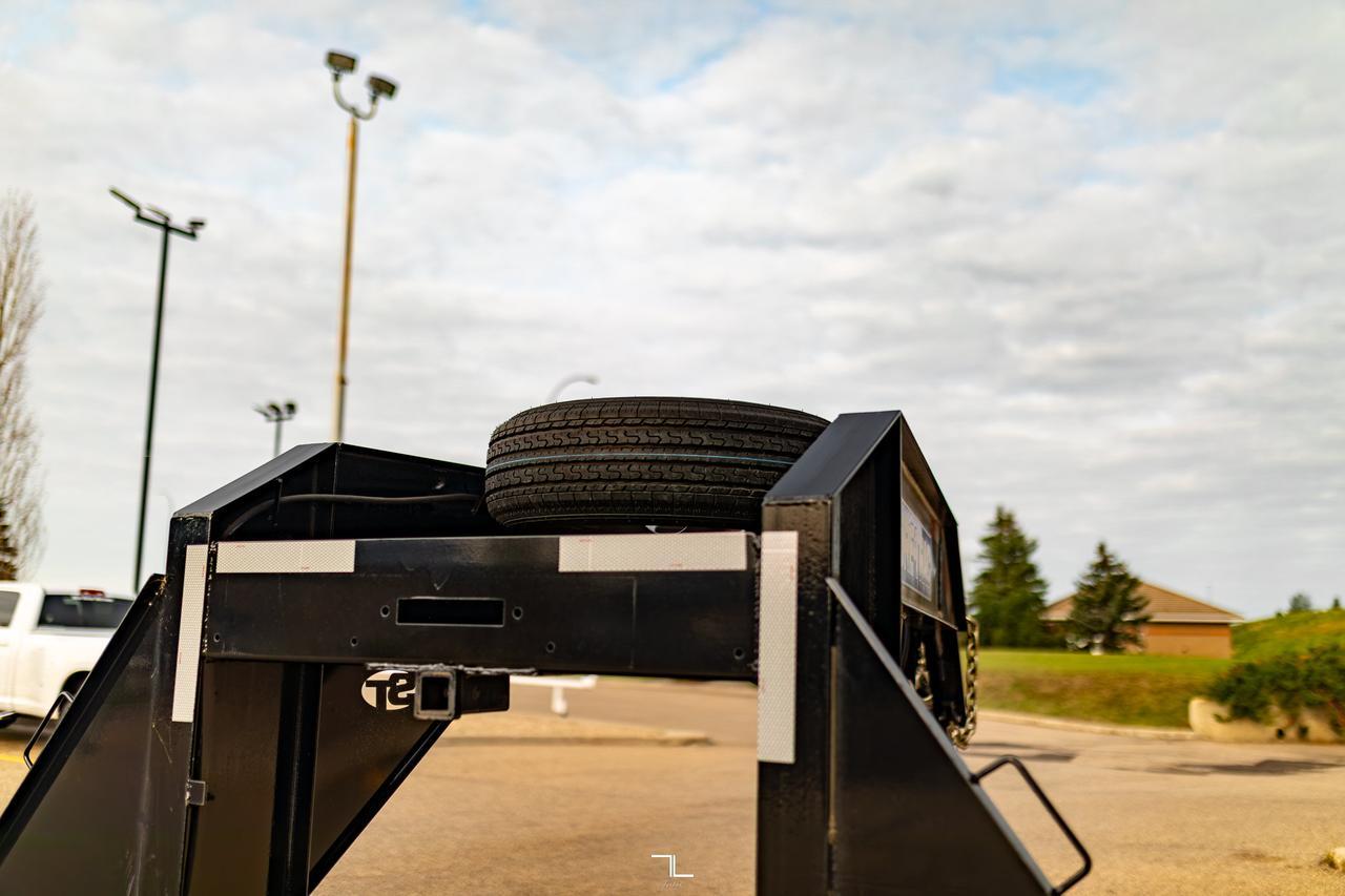 2024 Sure-Trac T/A 30 Ft. Gooseneck Trailer Red Deer AB