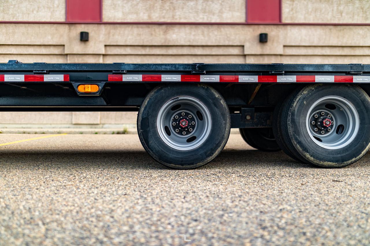 2024 Sure-Trac T/A 30 Ft. Gooseneck Trailer Red Deer AB