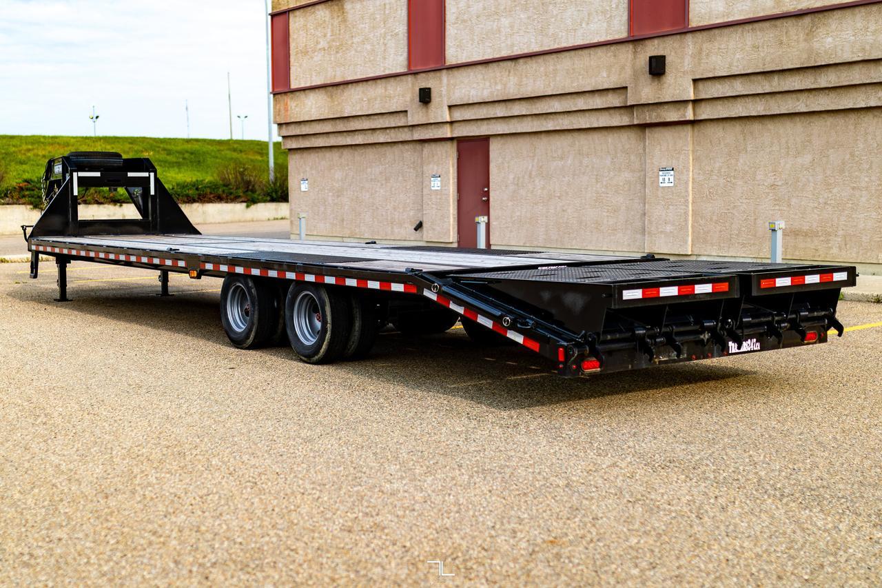 2024 Sure-Trac T/A 30 Ft. Gooseneck Trailer Red Deer AB