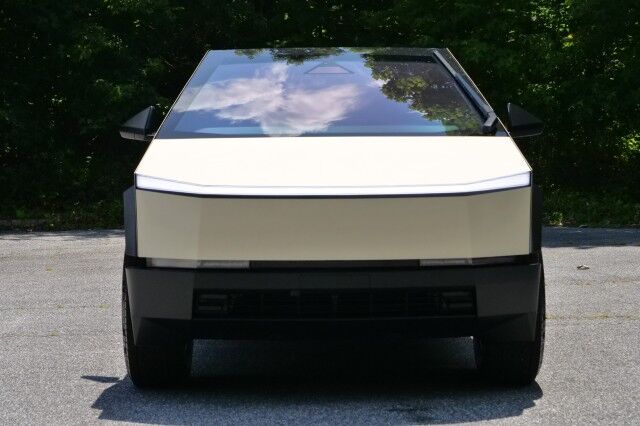 2024 Tesla Cybertruck / AWD / Power Bed Cover / Autopilot! High Point NC