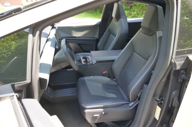 2024 Tesla Cybertruck / AWD / Power Bed Cover / Autopilot! High Point NC