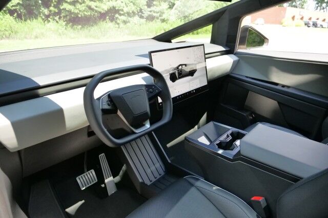 2024 Tesla Cybertruck / AWD / Power Bed Cover / Autopilot! High Point NC