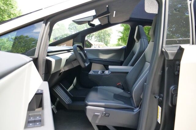 2024 Tesla Cybertruck / AWD / Power Bed Cover / Autopilot! High Point NC