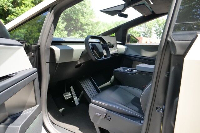 2024 Tesla Cybertruck / AWD / Power Bed Cover / Autopilot! High Point NC