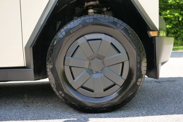 2024 Tesla Cybertruck / AWD / Power Bed Cover / Autopilot! High Point NC