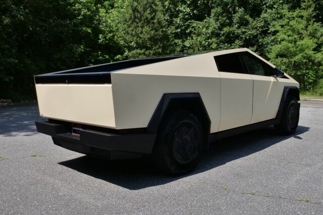 2024 Tesla Cybertruck / AWD / Power Bed Cover / Autopilot! High Point NC