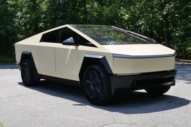 2024 Tesla Cybertruck / AWD / Power Bed Cover / Autopilot! High Point NC